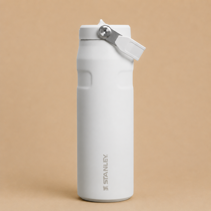 Stanley Flip Straw 2.0 Sports Water Bottle with Straw 0.7L  - Frost